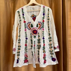 Women’s white linen dress. Floral stitching size XS